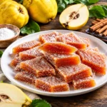 Quittenbrot gelingsicher selber machen! Entdecken Sie Omas Geheimnisse für perfekte Textur, müheloses Trocknen und Schutz vor Schimmel. Jetzt nachkochen!